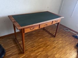 Holz Büro Tisch massiv