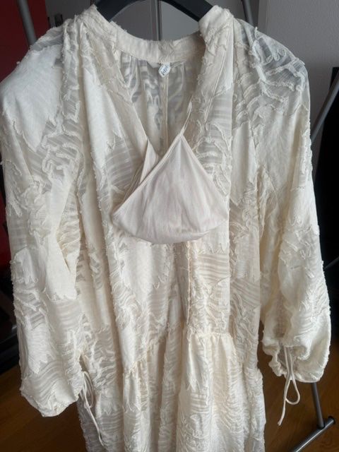 H&M Vestiti: H&M dress – Usato da Luzern venduto da lynluv2shop 4