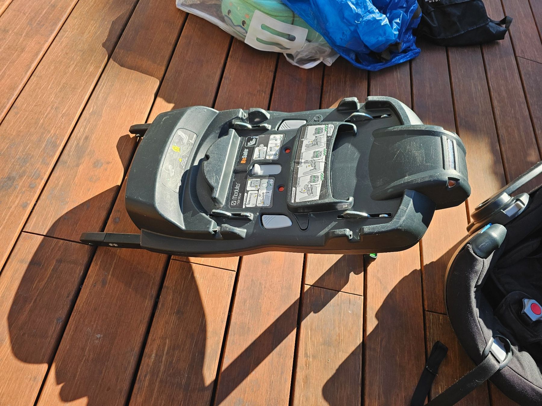 Joolz Seggiolini per auto: Joolz Babyschale mit  Isofix Station – Usato da Au SG venduto da riboflaf 4