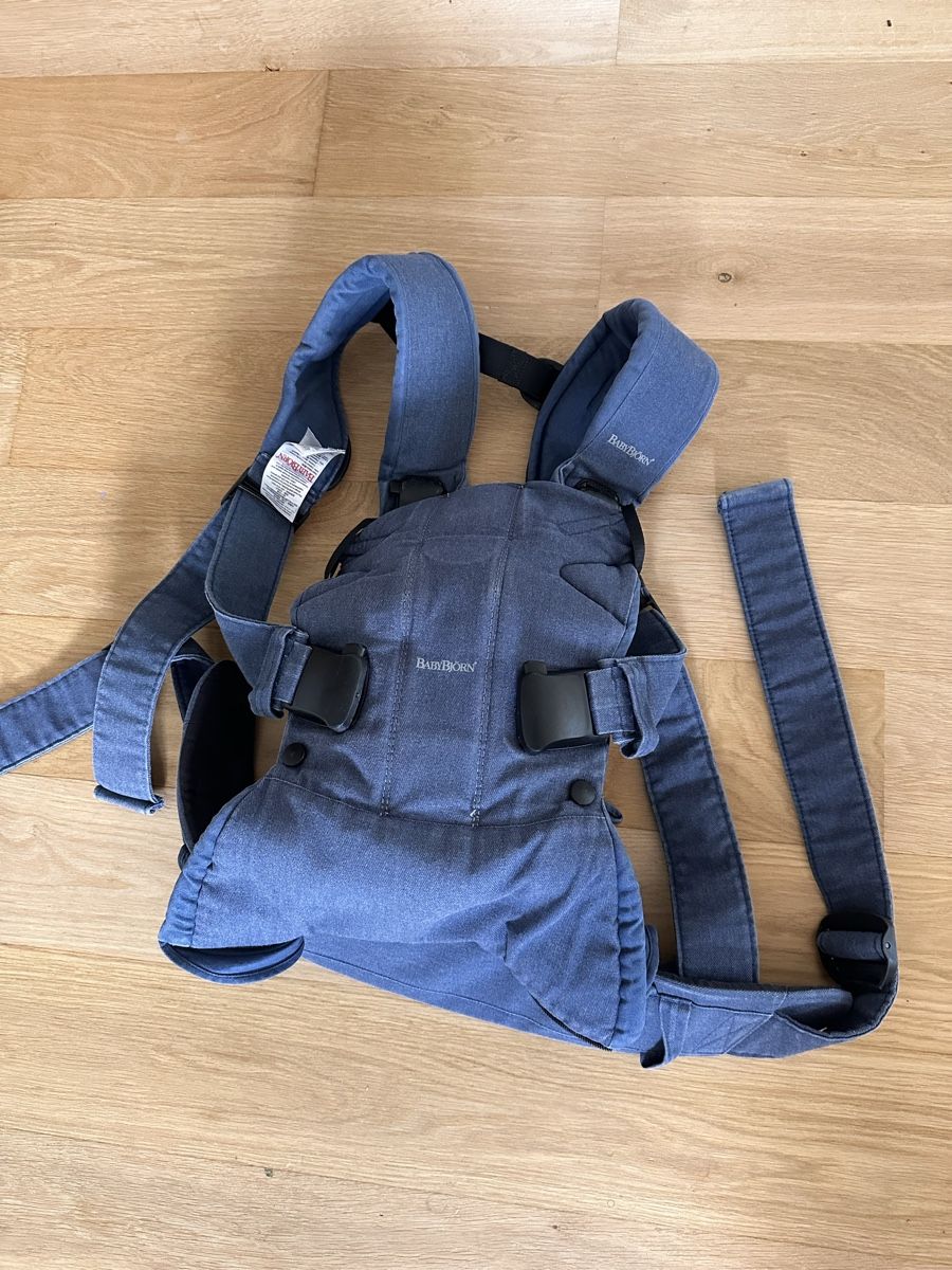 Babybjörn Porte-bébés ventraux & dorsaux: Babybjörn Trage – D'occasion à Oberglatt ZH par jul_q86q