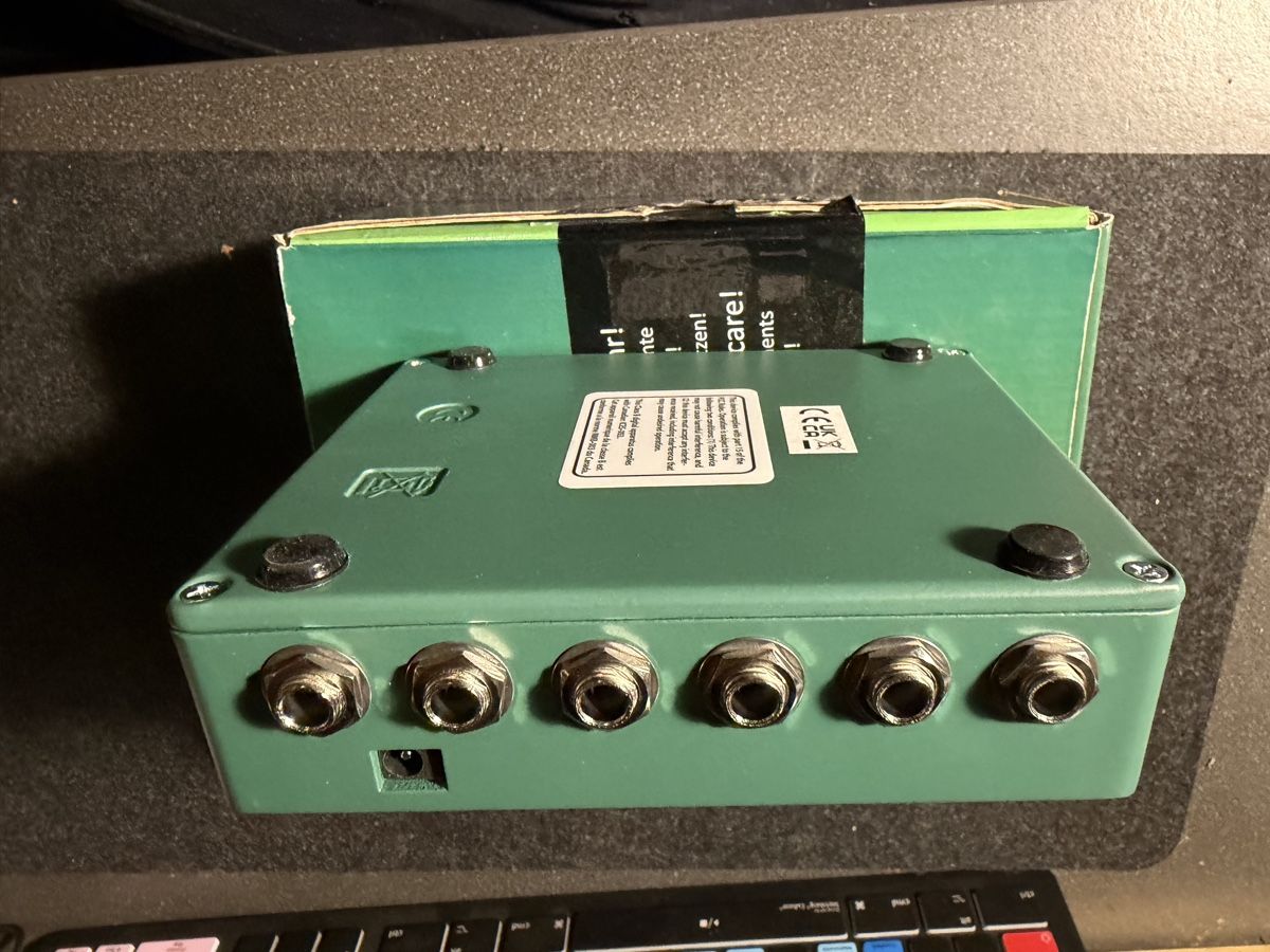 Electro-Harmonix Strumenti musicali: Electro-Harmonix Tri Parallel Mixer – Usato da fey venduto da Caductilometre 1