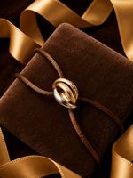 Trinity Unisex Armband 14 Karat Gold Seide Dinh Van Cord