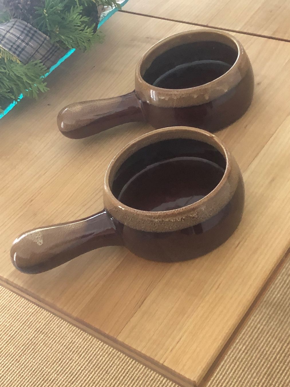 Tazze: 2 kleine Suppen-Caquelons – Usato da Eschenz venduto da glaro14