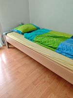 Holzbett mit Lattenrost, 200 cm x 90 cm