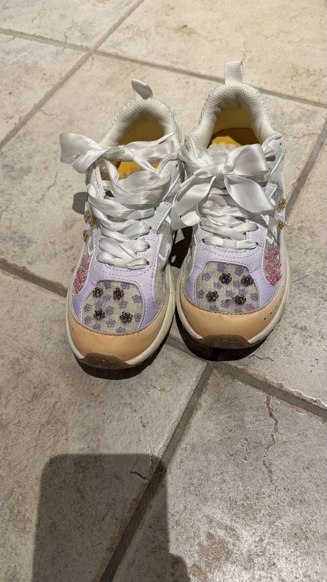 Zara Scarpe per ragazze: ZARA SNEAKER MIT BLUMEN- & PERLENDETAILS GR.36 – Usato da Thalwil venduto da olh_7cpg 6