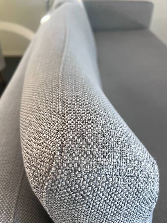 Sofacompany Sofas: Hellgraues 3er Sofa von Sofacompany – D'occasion à Zumikon par Luk130 4