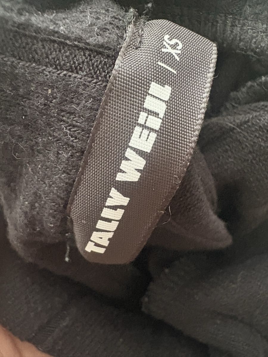 Pulls & Sweat-shirts: Schwarzer Rollkragenpullover, Grösse XS – D'occasion à Winterthur par nik_pr58 2