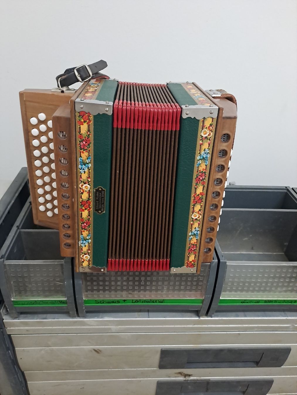 Strumenti musicali: schwyzerorgeli ton B – Usato da Villeneuve venduto da BibiVintage 2