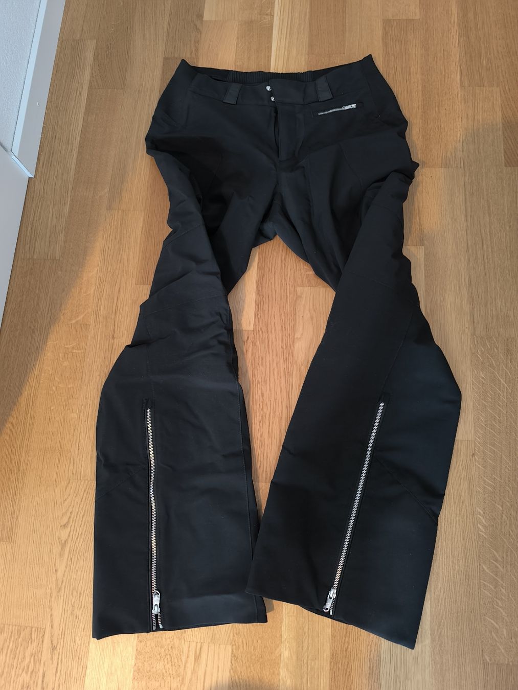 Spyder Pantaloni: Pantalon de ski Spyder noir – Usato da Marly venduto da FabienneVrs 1