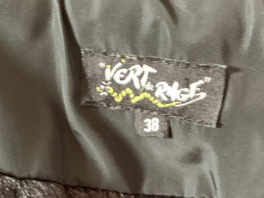 Giacche: VERT DE RAGE Damen Jacke, Gr. 38, Schwarz – Usato da Worb venduto da farben20zauber 2