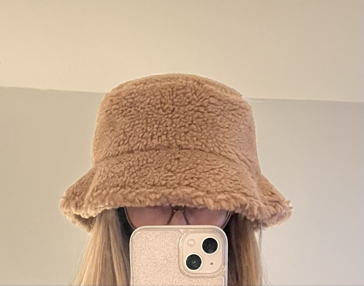 Chapeaux, bonnets & casquettes: Cappello Stand Studio – D'occasion à Zürich par carlot_2023