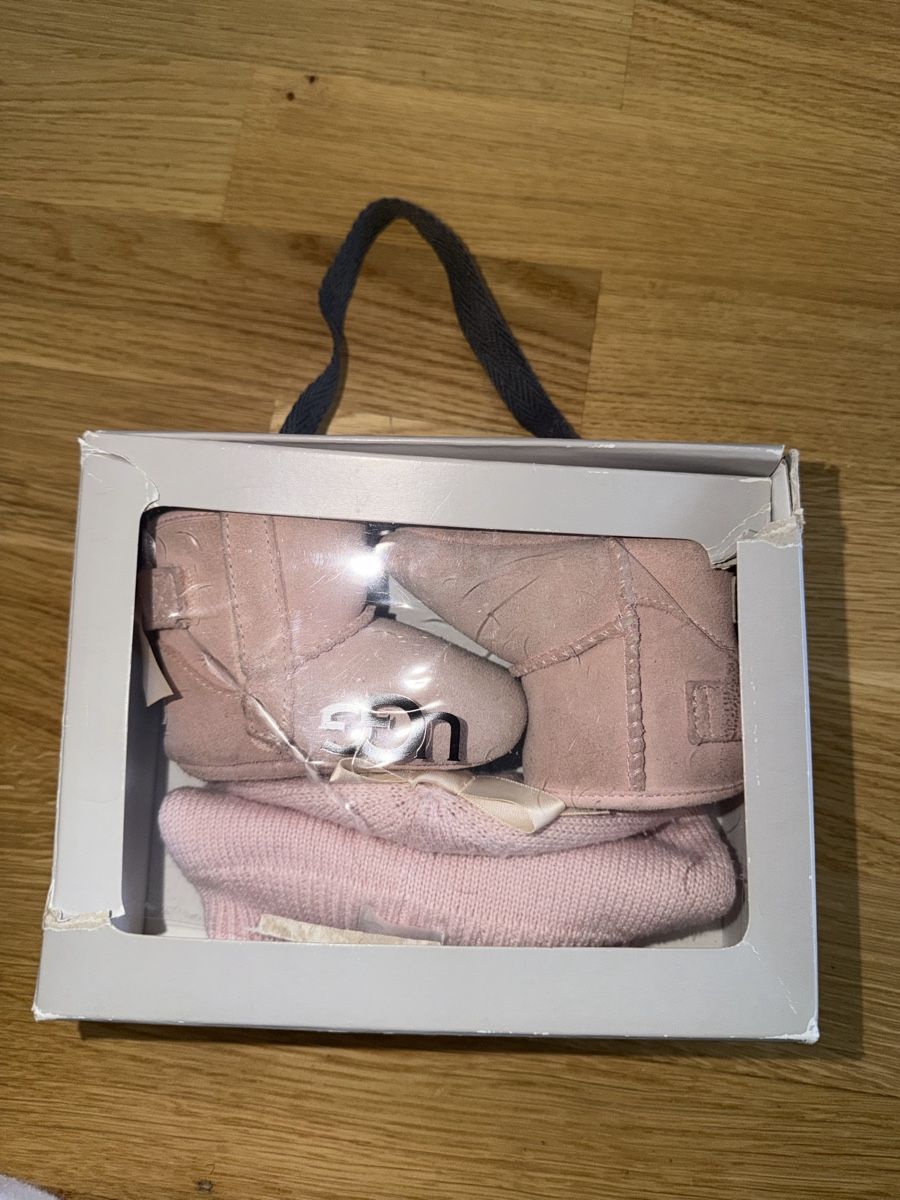 Scarpe per ragazze: UGG Set ,Grösse 0-6 Monate – Usato da Baden venduto da rin_2kly 1