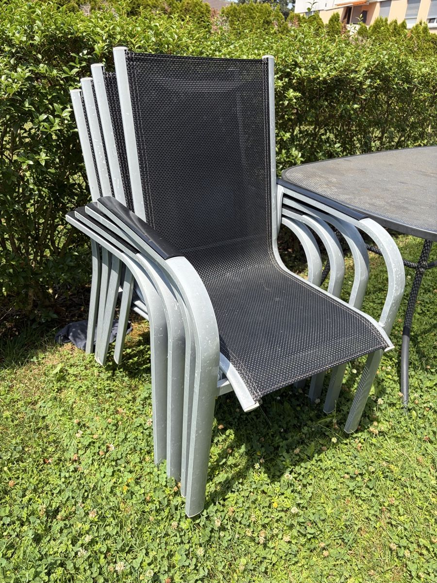Set de table et chaises: Gartentisch, 4x Stuhl – D'occasion à Embrach par Natalie123. 1