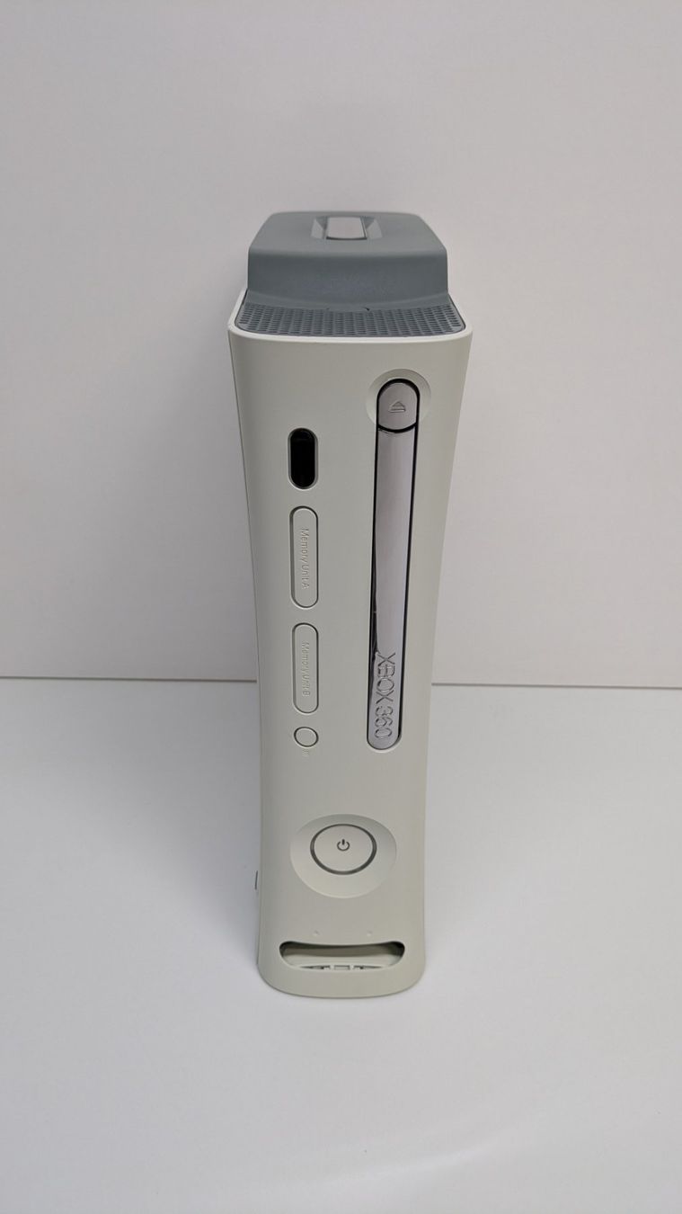 Microsoft Konsolen: Microsoft Xbox 360 mit 2 Controller – Gebraucht aus Menziken von mame18 5