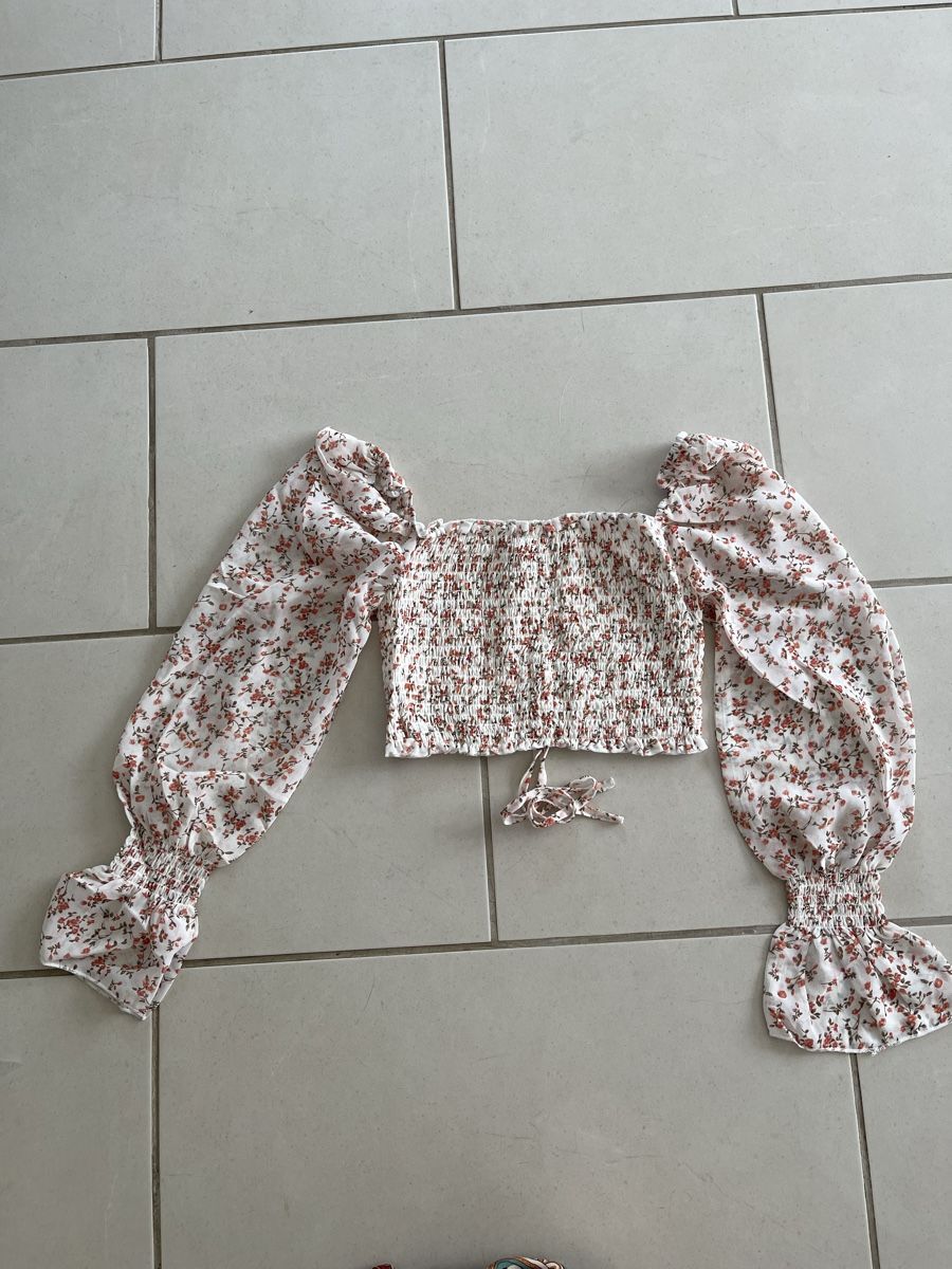 Top: Neues Top mit Blumenmuster Gr M – Nuovo (secondo la descrizione) da Bassersdorf venduto da Sandy456 1