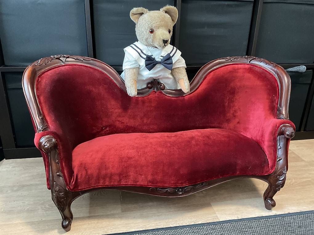 Giocattoli: Wunderschönes Sofa für Sasha, antike Puppen oder Teddys – Usato da Luzern venduto da Fairytel
