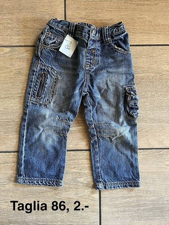 Hosen: Pantaloni jeans – Gebraucht aus Melano von ram_jq9d