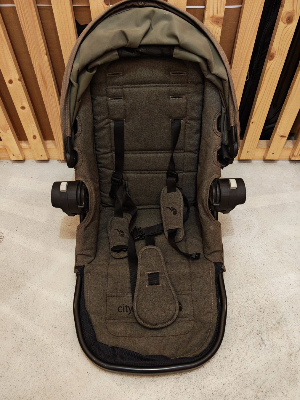 Baby Jogger Kinderwagen: Baby Jogger Sitzbezug – Gebraucht aus Wil SG von anb_jv27