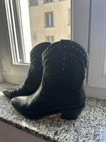 Bottines style western noir avec clous, pointure 38