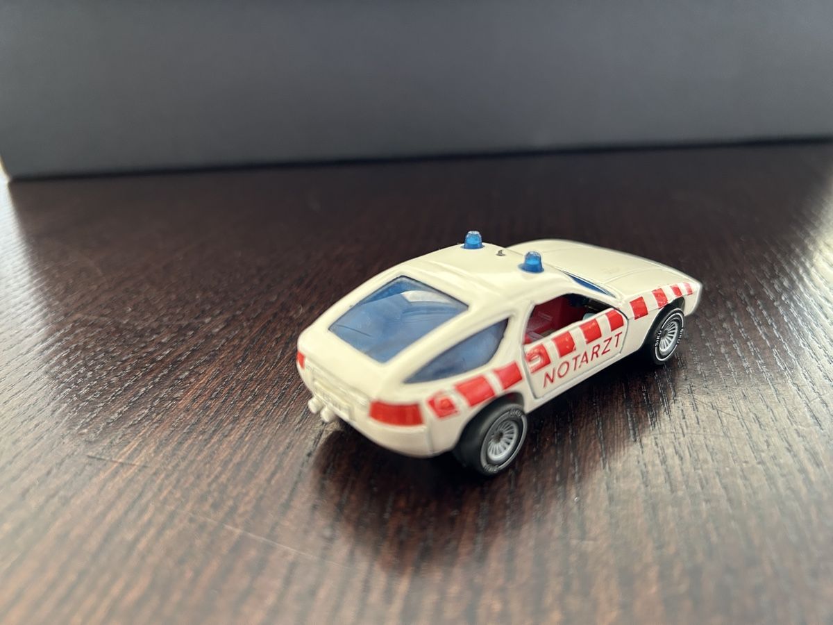 Porsche Modellini d'auto: Porsche 928 Notarzt – Usato da Islisberg venduto da Nawi2000 3
