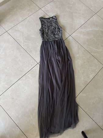 LACE & BEADS Abendkleid in Grau mit Pailletten