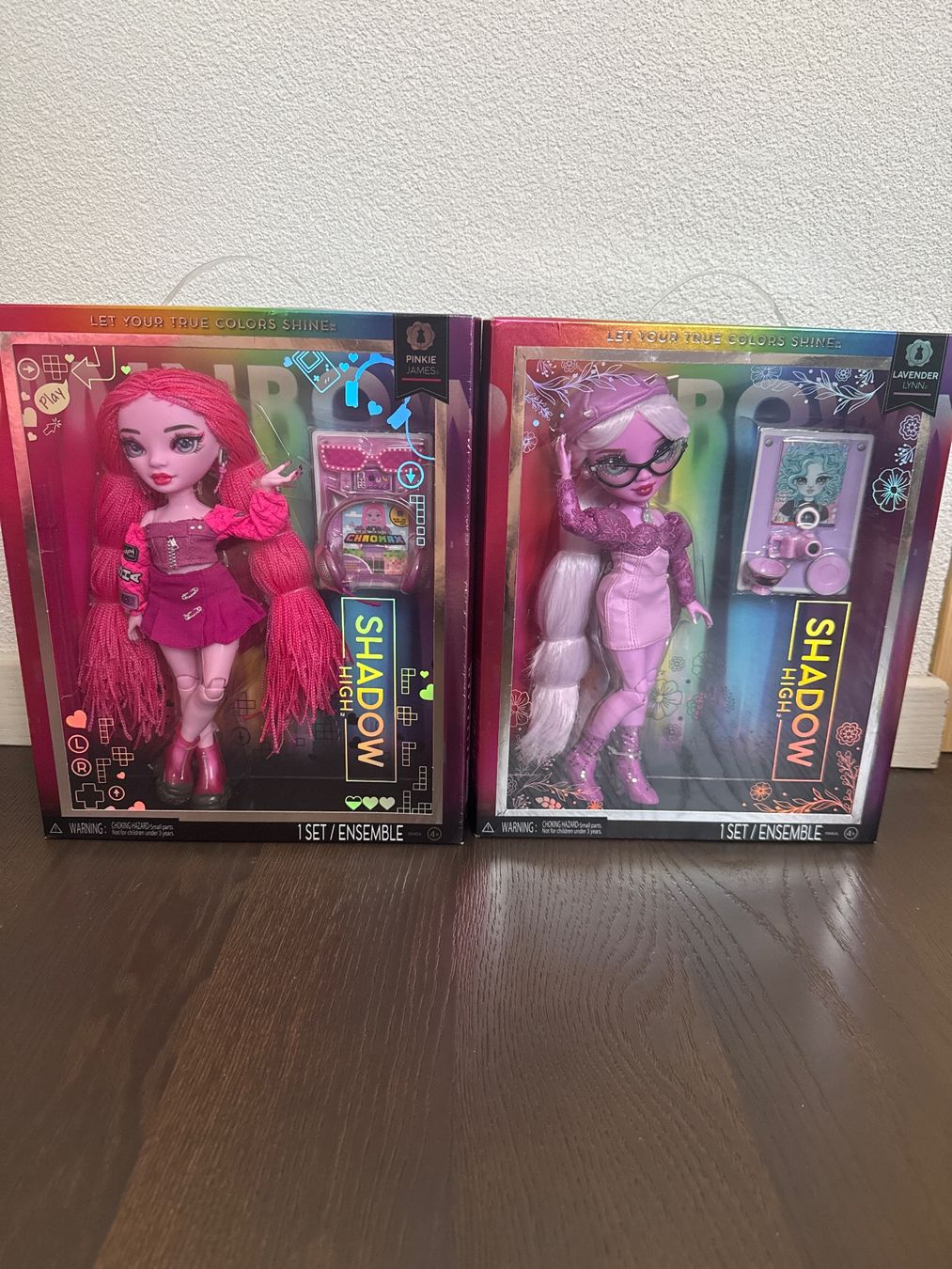 MGA Bambole: Lot de 2 poupées Shadow High - Neuves dans boîte – Nuovo e nell'imballaggio originale da Granges-Paccot venduto da snowdi