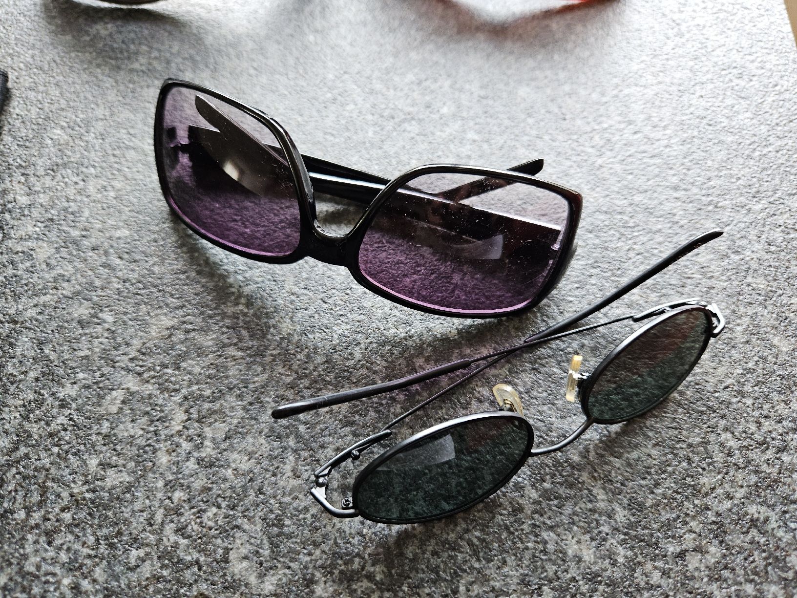 Occhiali & Lenti: diverse Sonnenbrillen 4 Stück. unisex – Usato da Urdorf venduto da Colina 4