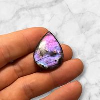 Labradorit Cabochon wunderschön in Violett, 40ct