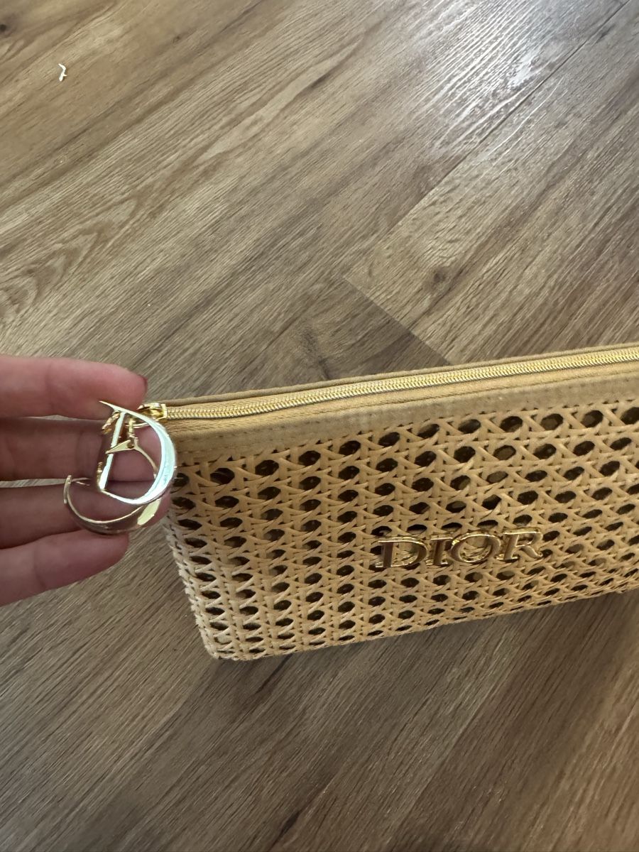 Dior Custodie per cosmetici: Dior Necessaire 2026 Neu! – Nuovo (secondo la descrizione) da Udligenswil venduto da son_rd58 2