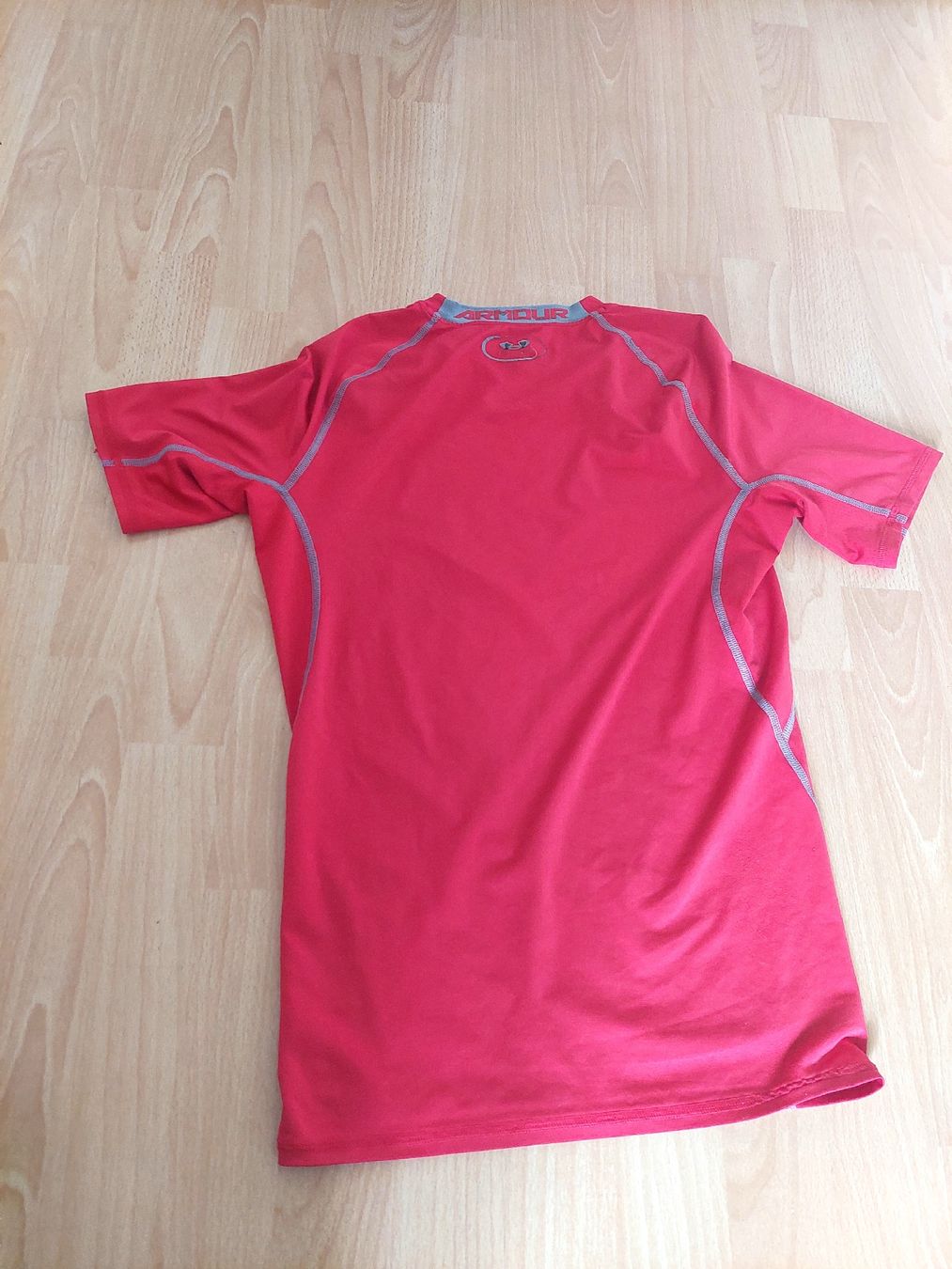 Under Armour T-Shirts: Under armour t-shirt – Gebraucht aus Biel/Bienne von Totalkelly 2