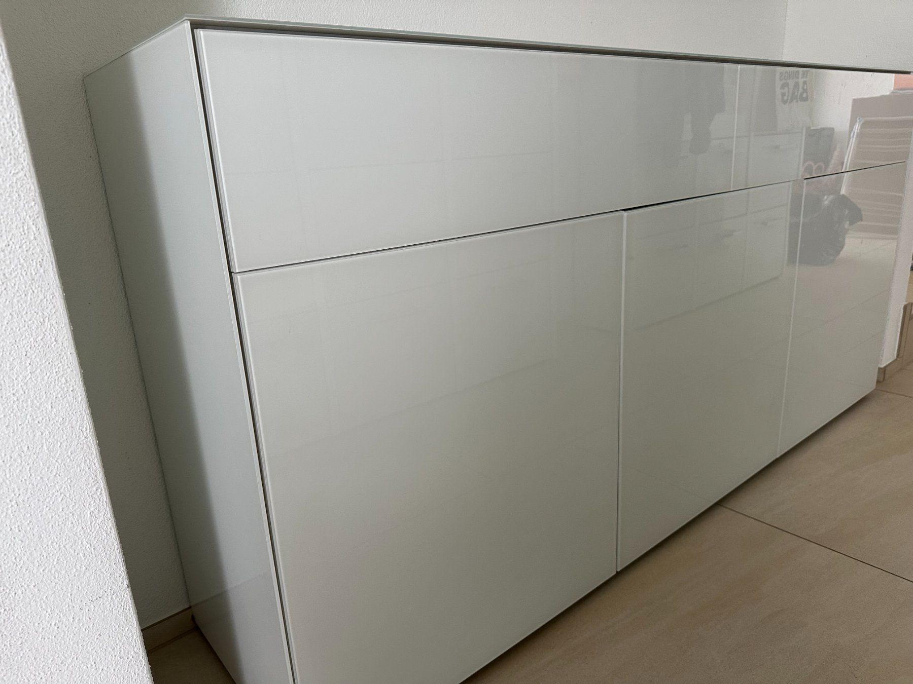 Pfister Commodes: Kommode / Hochglanz weiss – D'occasion à Stäfa par sim_b2kx 1