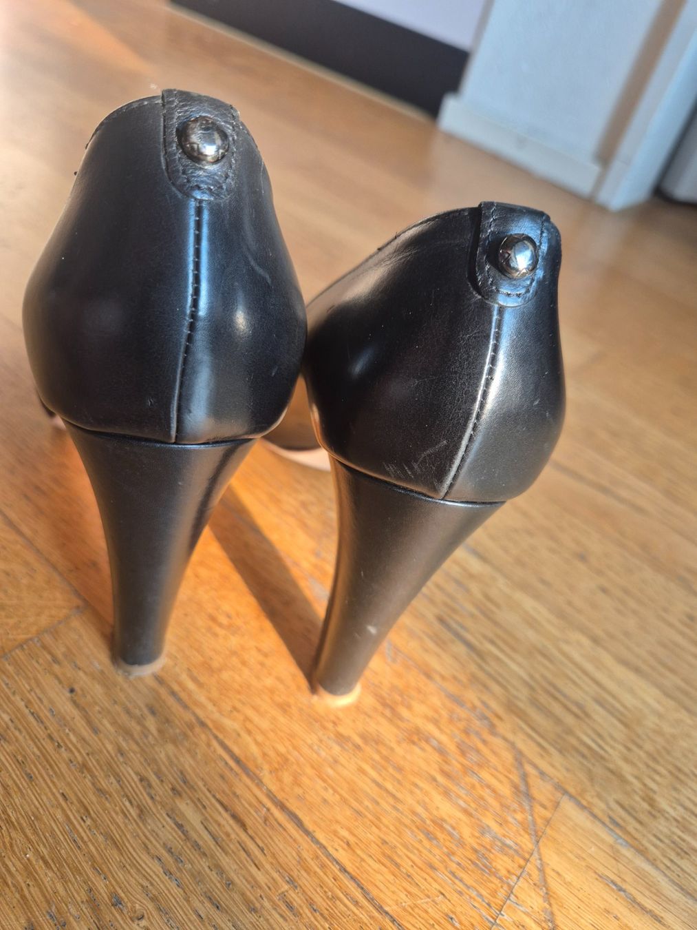 Navyboot Damenschuhe: Navyboot Glattleder Pumps 40 – Gebraucht aus Schlieren von Violent01 2