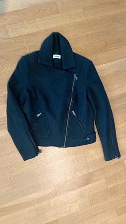 dunkelgrüne Damenjacke im Biker-Stil neuwertiger Zustand
