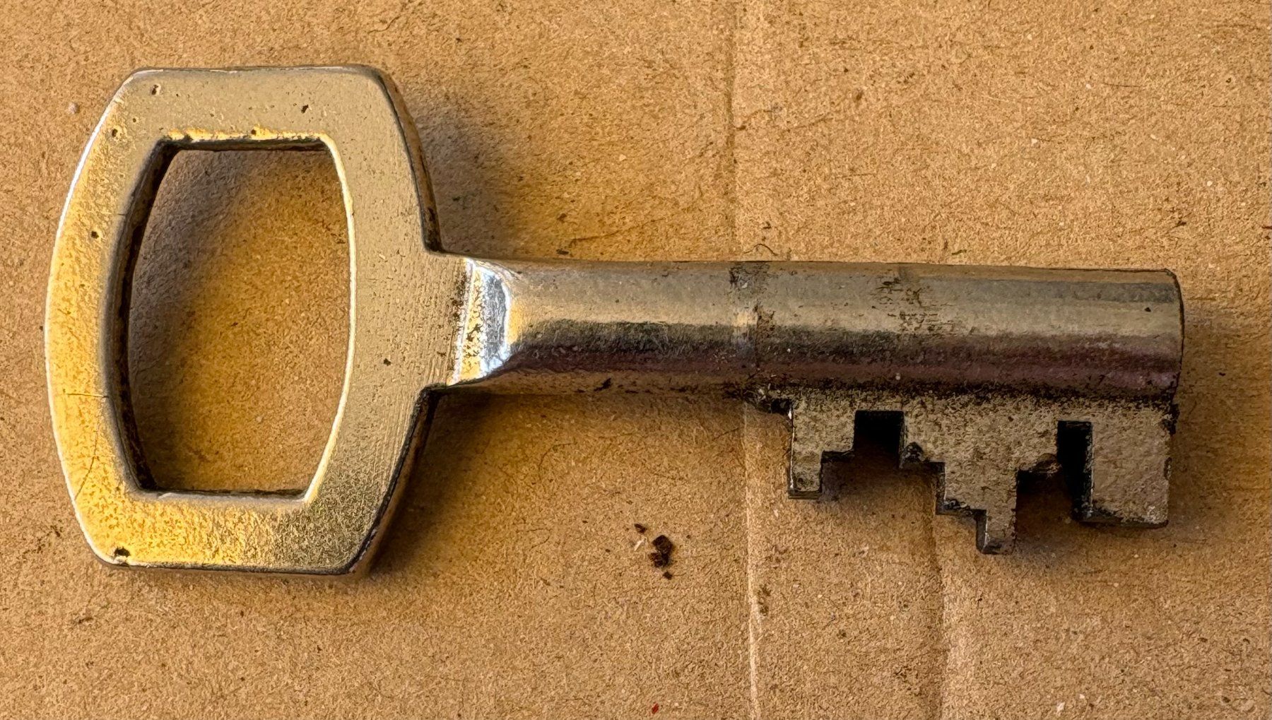 Lucchetti: VINTAGE VORHÄNGESCHLOSS MIT SCHLÜSSEL – Usato da Ostermundigen venduto da wini63 1