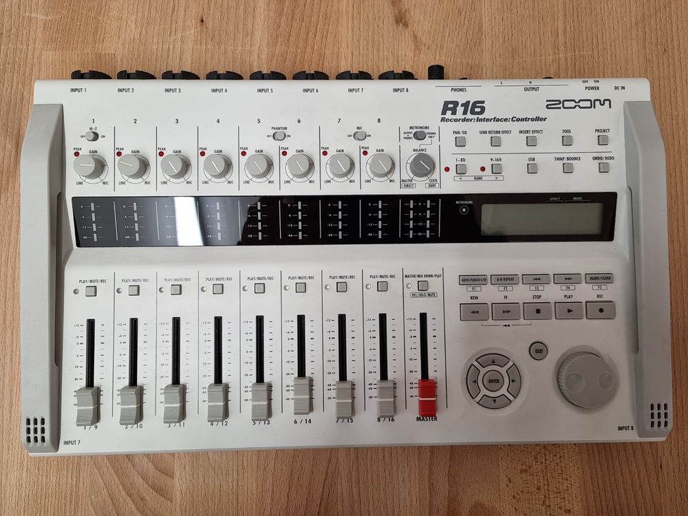 Zoom R16 Recorder / Interface / Controller Kaufen auf Ricardo