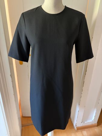 Schönes Businesskleid von Benetton