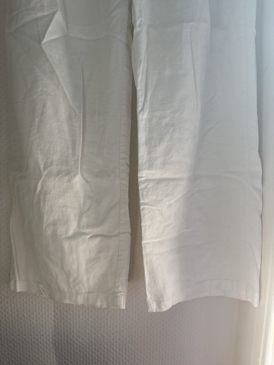 Bershka Hosen: Pantalon fluide blanc – Gebraucht aus Lausanne von shabnam.t 2