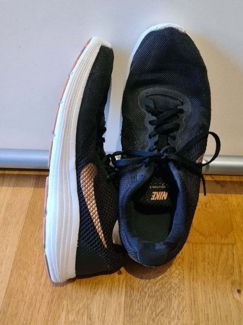 Nike Scarpe da donna: Turnschuh Nike – Usato da Rümlang venduto da Trojka25 1