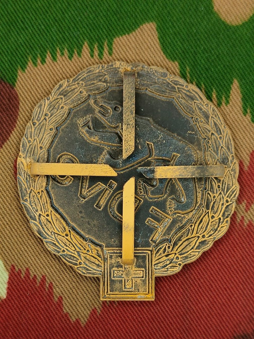 Schweizer Armee Placchette & Badge: Béretemblem Felddivision 3 Goldkranz, Variante 2 – Usato da Bauma venduto da SwissMilitaria 1