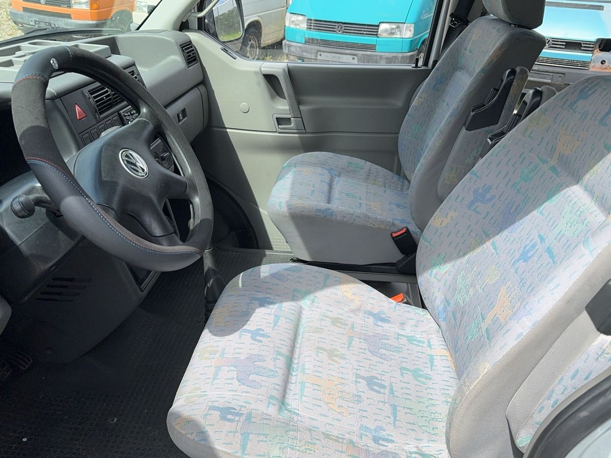 VW Véhicules de camping: VW T4 Syncro Benzin Klima MfK – D'occasion à Täuffelen par auto-neff 6