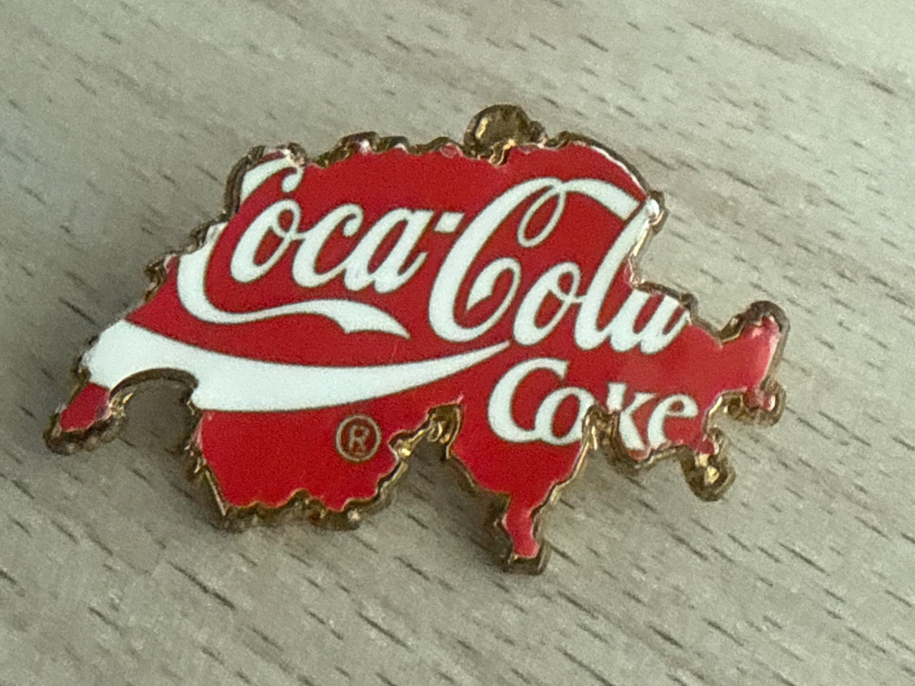Coca-Cola Plaketten & Abzeichen: Pin Coca-Cola – Gebraucht aus Glattbrugg von Schweigmatt