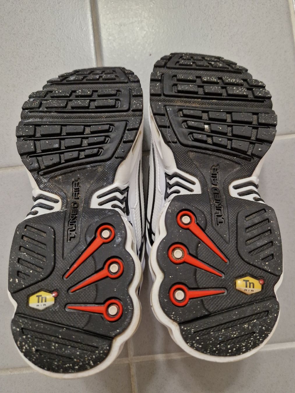 Nike Schuhe für Jungen: Nike TN Grösse 36 – Gebraucht aus Winterthur von Pumba_8400 4