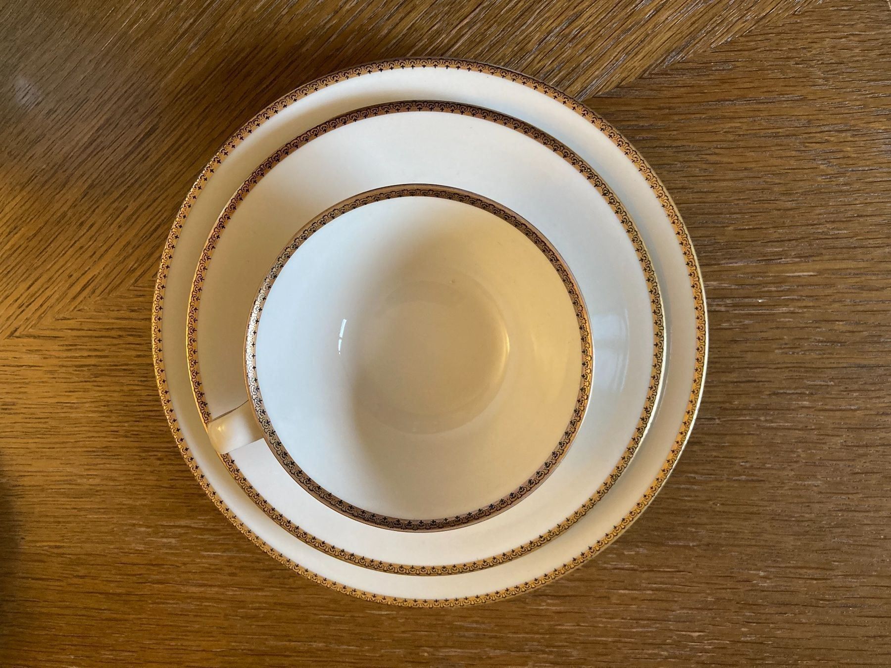 Set di piatti: Geschirrset Langenthal, vintage, 22-teilig – Usato da Luzern venduto da AM2nd 3