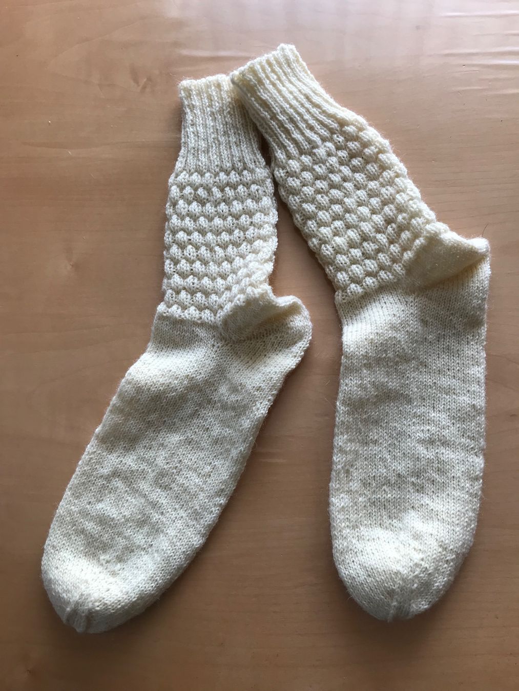 Calze: Herrensocken, Gr. 41/42Handarbeit – Nuovo (secondo la descrizione) da Mauren venduto da nfr_8pxy