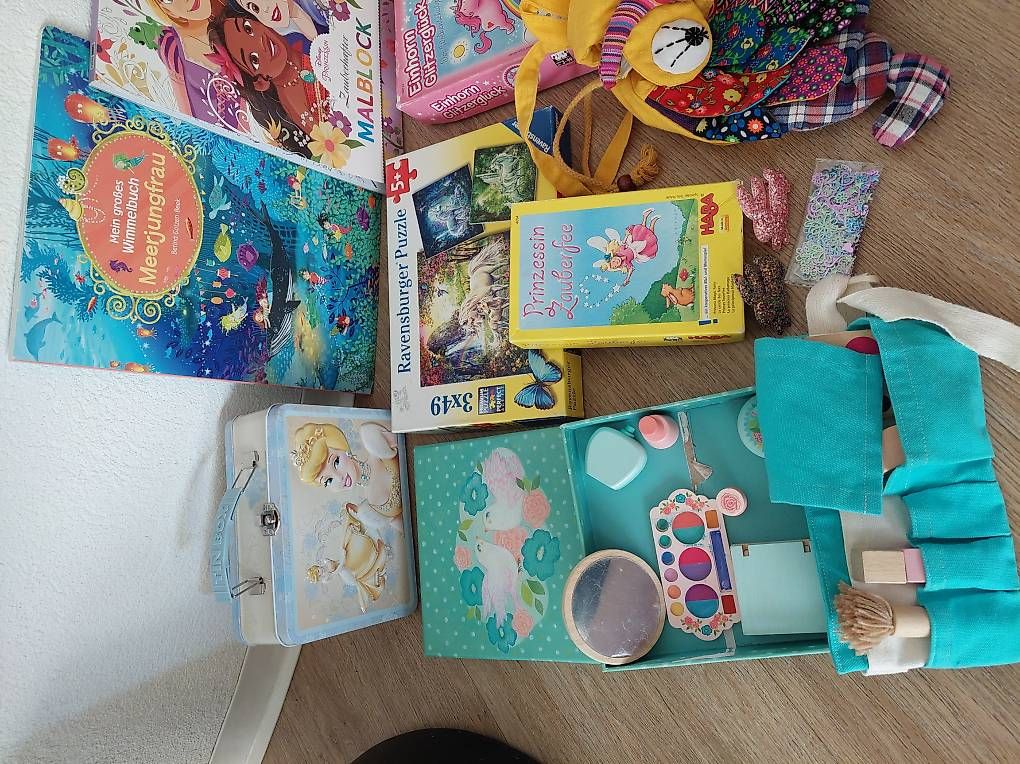 Spielzeuge: Konvolut Mädchen Spielsachen ab 3 Jahren – Gebraucht aus Zürich von Julia0123 1