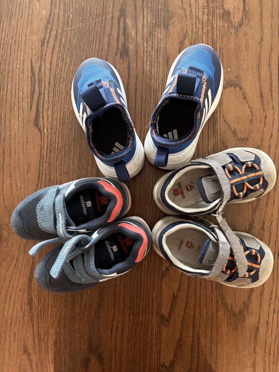 Chaussures garçon: Kinderschuhe Gr. 22 – D'occasion à Büren an der Aare par RahSte18