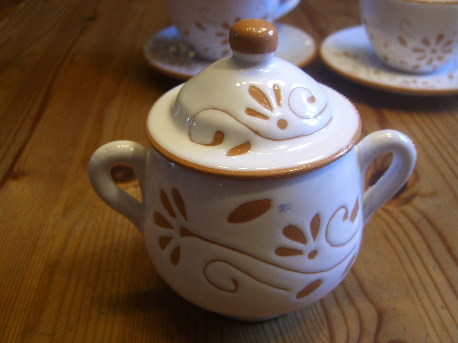 Set di piatti: handgetöpfertes Kaffeegeschirr Keramik – Usato da Winterthur venduto da Gaia 5