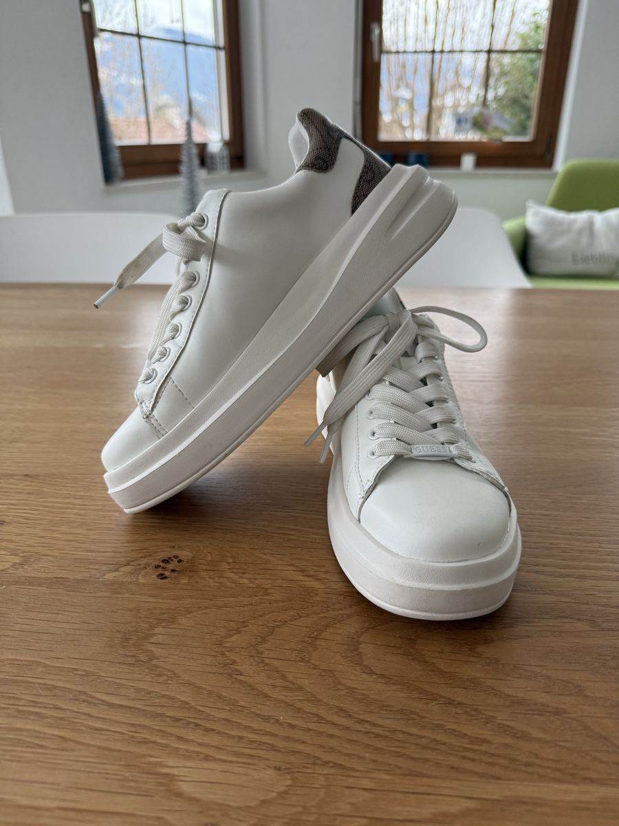Guess Scarpe da donna: Sneaker von Guess Gr. 37 – Usato da Steffisburg venduto da NadiTh 5