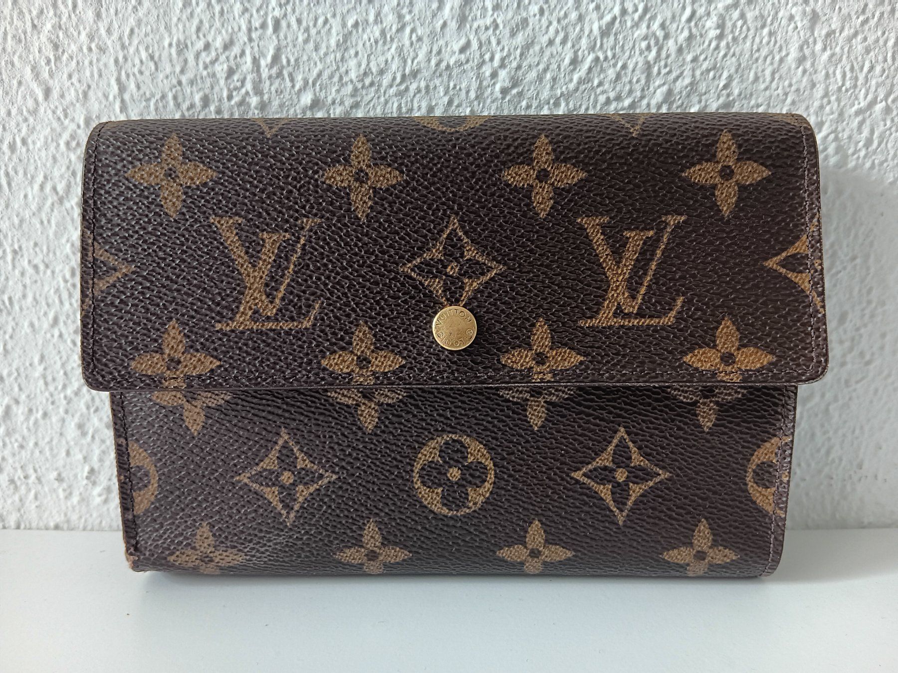 Louis Vuitton Portamonete: LOUIS VUITTON Portemonnaie / Geldbeutel Date code N° SP0969 – Usato da Cossonay-Ville venduto da Les_1001_perles
