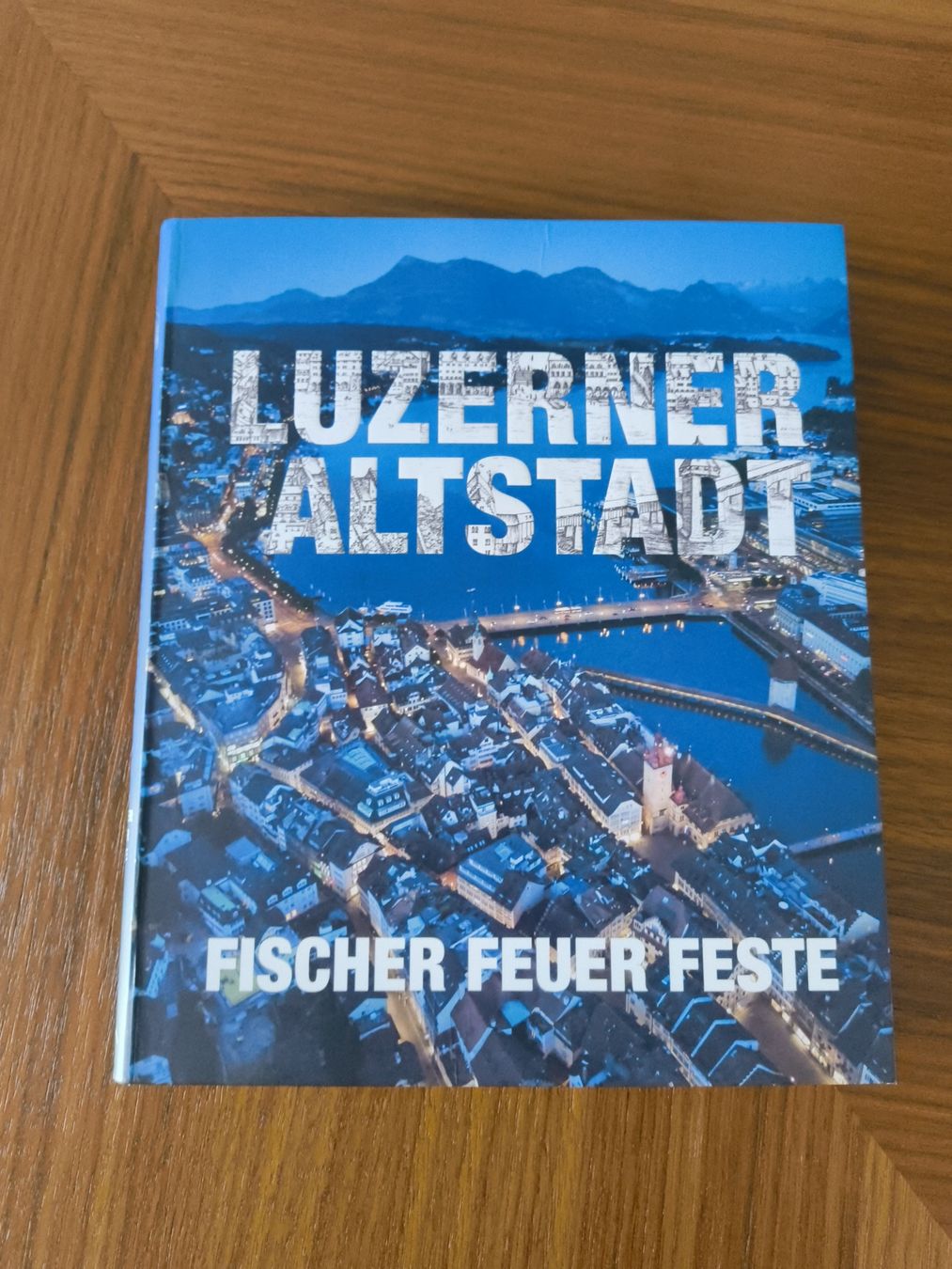 Libri: Buch Luzerner Altstadt  – Nuovo (secondo la descrizione) da Luzern venduto da phi_w8tg
